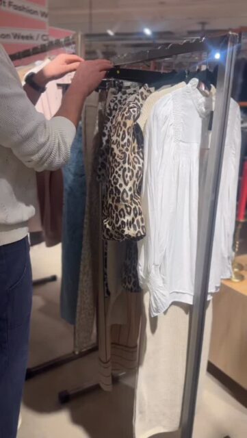 FASHION WEEK I CIRCUIT ✨

Micke har skapat en galet snygg front i Circuit med massor av fashion från olika aktörer, bland annat oss såklart 👏🏼 Ta en sväng förbi Circuit i veckan och kika in alla fina vårnyheter!