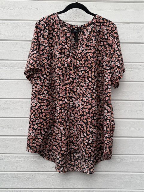 Överdelar i blandade storlekar 🌿

Blommig blus, L, ZIZZI - 219kr
Kavaj, XL, JUSTFAB - 249kr
Blommig tunika, 50, ONLY - 279kr (nypris 460kr)
Byxa, 46/48, ONLY - 179kr (nypris 300kr)
Mönstrad tunika, L, ZIZZI - 229kr SÅLD